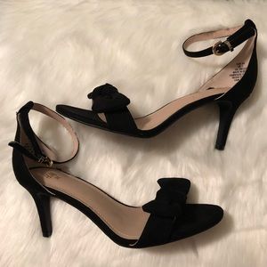 NWOT H&M Black Bow Suede Heels/Sandals